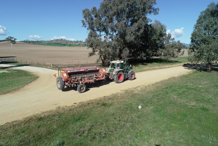 0 SEMEATO TDNG 420 DOUBLE DISC SEEDER IN STOCK NOW EX DEMO RED