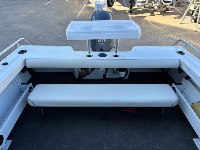 2025 QUINTREX 430 Fishabout