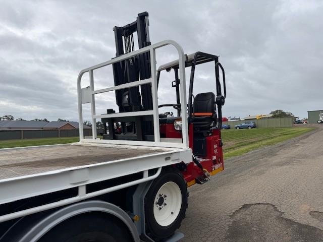 2002 Haulmark 41Ft Tri-Axle Trailer With New M4 Moffett 