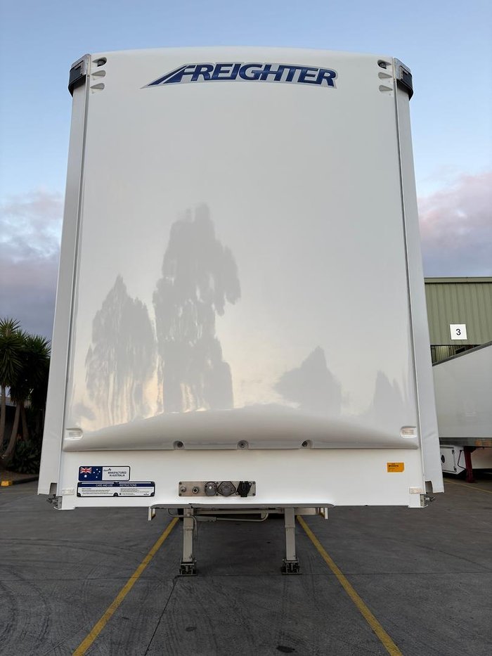 2025 Maxitrans St3 Lead A 12 Pallet Sd Curtain Sider