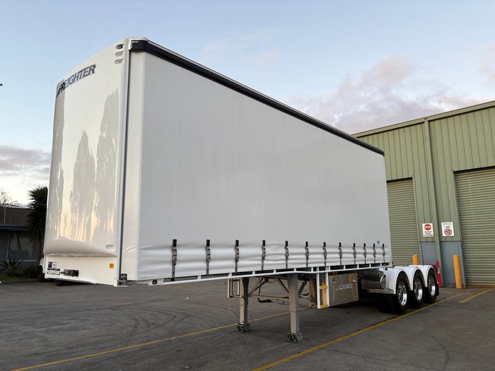 2025 Maxitrans St3 Lead A 12 Pallet Sd Curtain Sider