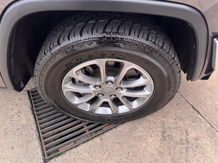 2013 Jeep Grand Cherokee Laredo WK MY14 4X4 Constant Granite Crystal