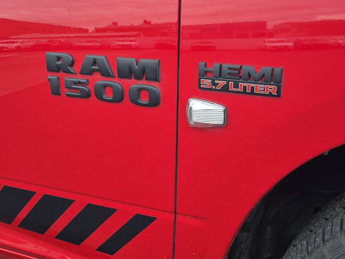 2022 RAM 1500 Express DS MY22 4X4 Dual Range Flame Red