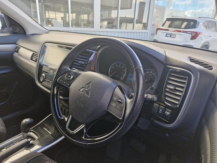 2017 Mitsubishi Outlander ES