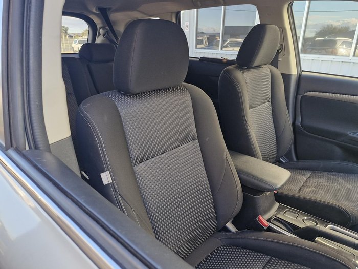 2017 Mitsubishi Outlander ES