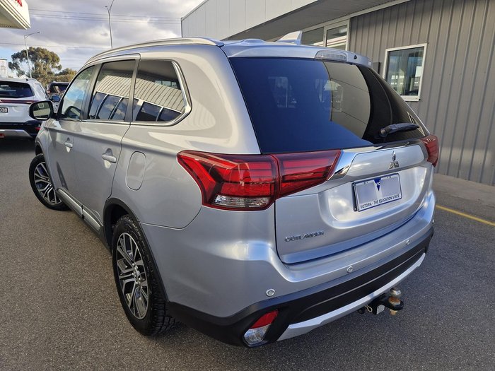 2017 Mitsubishi Outlander ES