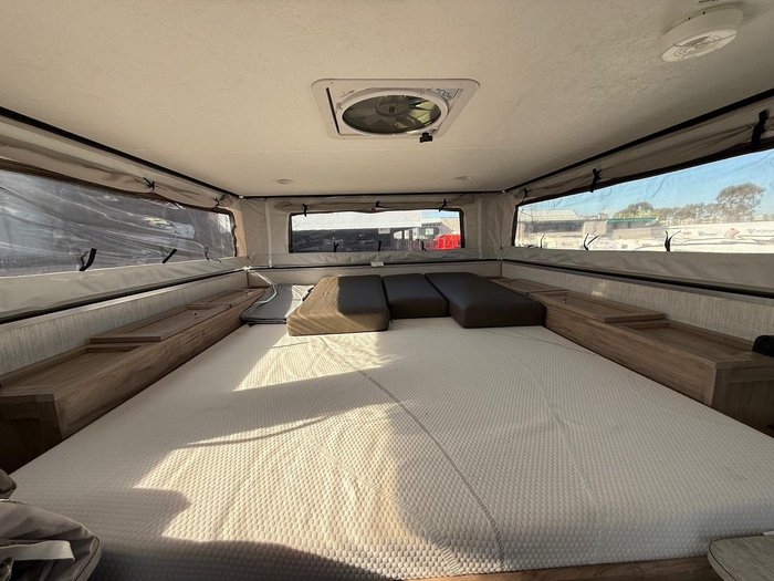 2022 Palomino Ss550 Slide On Camper