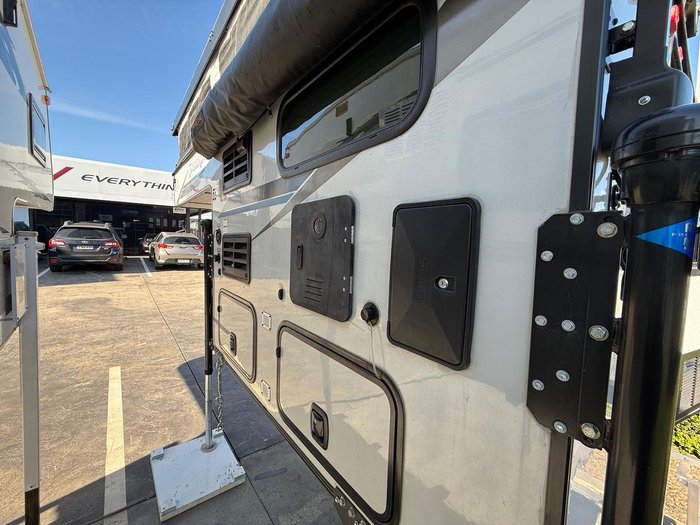 2022 Palomino Ss550 Slide On Camper