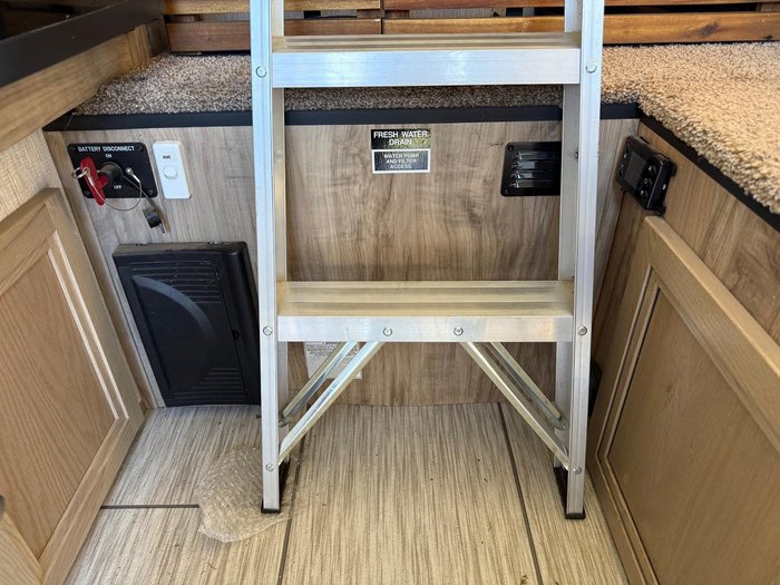 2022 Palomino Ss550 Slide On Camper