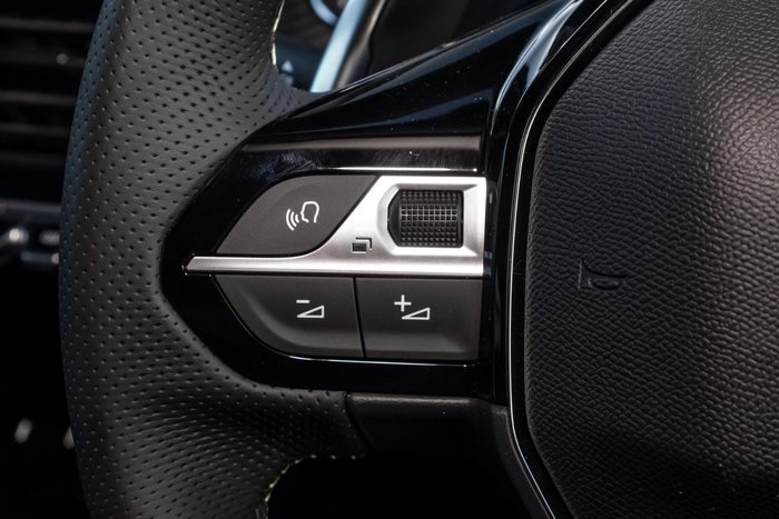 2025 Peugeot 2008 GT Hybrid