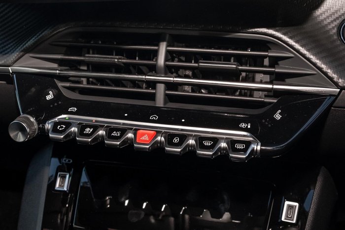2025 Peugeot 2008 GT Hybrid