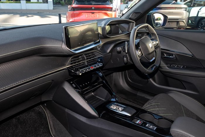 2025 Peugeot 2008 GT Hybrid