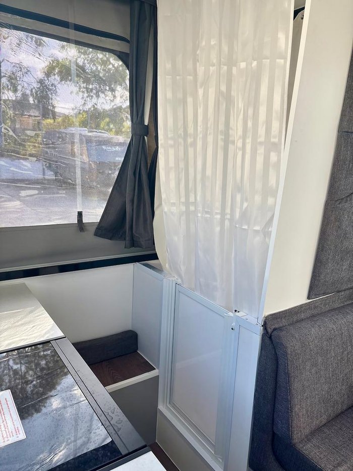 2022 Goldstream Crown St Platinum