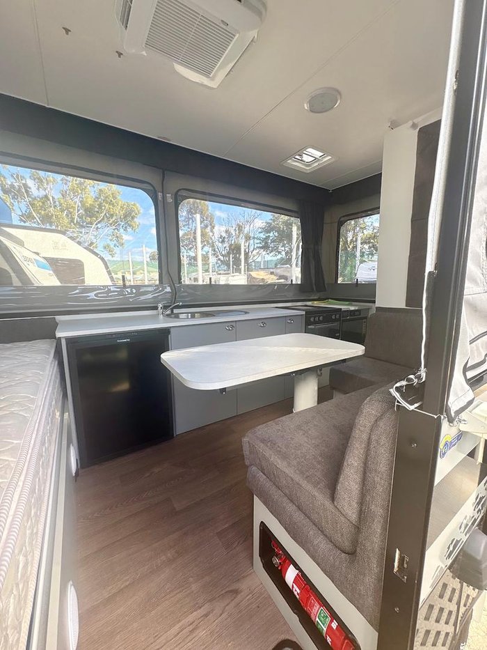 2022 Goldstream Crown St Platinum