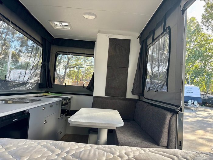 2022 Goldstream Crown St Platinum