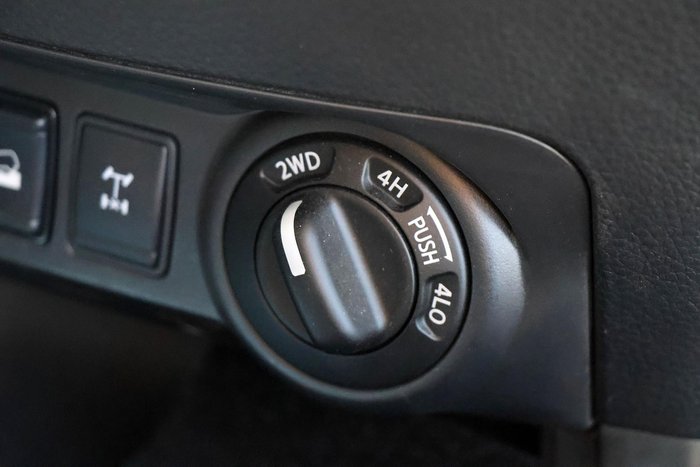 2024 Nissan Navara ST D23 MY24 4X4 Dual Range Solid White