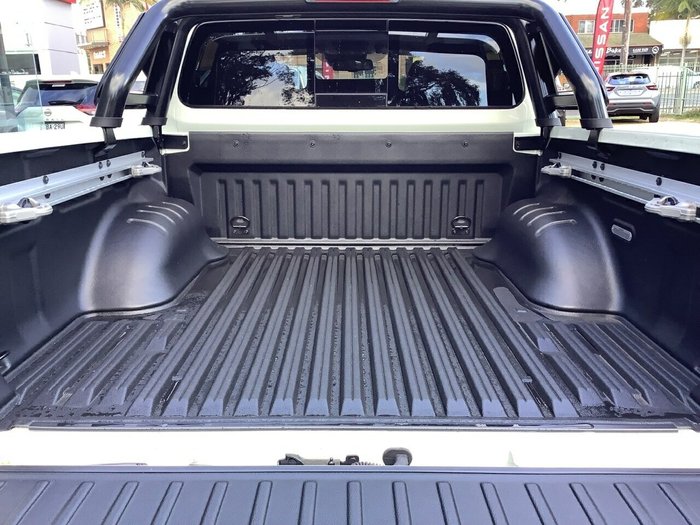 2025 Nissan Navara Pro