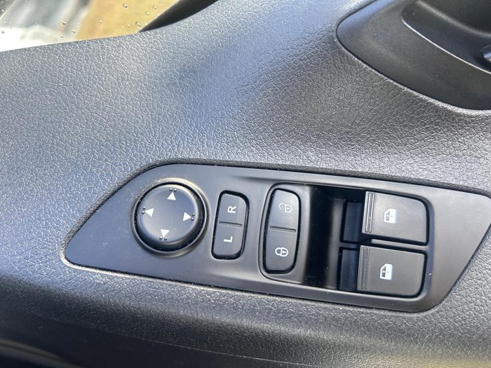 2022 LDV G10 +