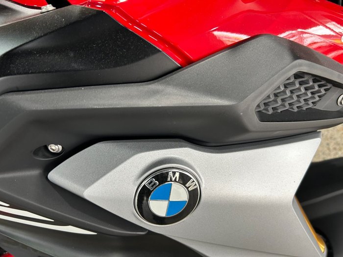 2025 BMW Motorrad 2025 BMW 310CC G 310 GS DUAL SPORTS Racing red. (11-07)