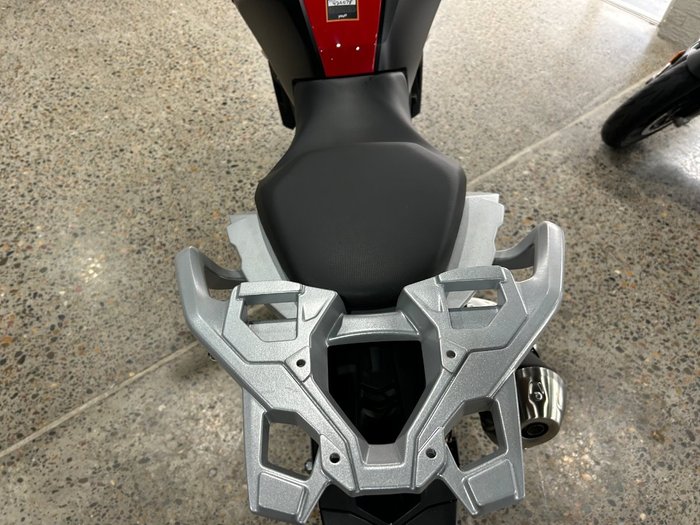 2025 BMW Motorrad 2025 BMW 310CC G 310 GS DUAL SPORTS Racing red. (11-07)