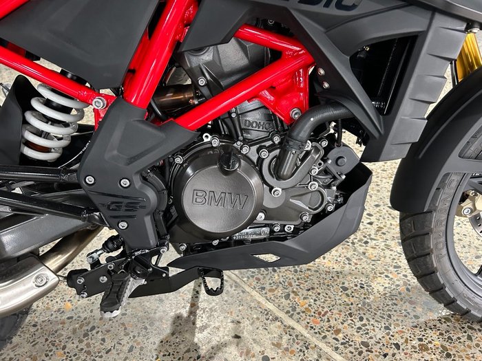 2025 BMW Motorrad 2025 BMW 310CC G 310 GS DUAL SPORTS Racing red. (11-07)