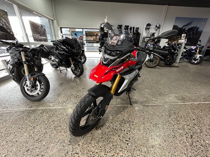 2025 BMW Motorrad 2025 BMW 310CC G 310 GS DUAL SPORTS Racing red. (11-07)