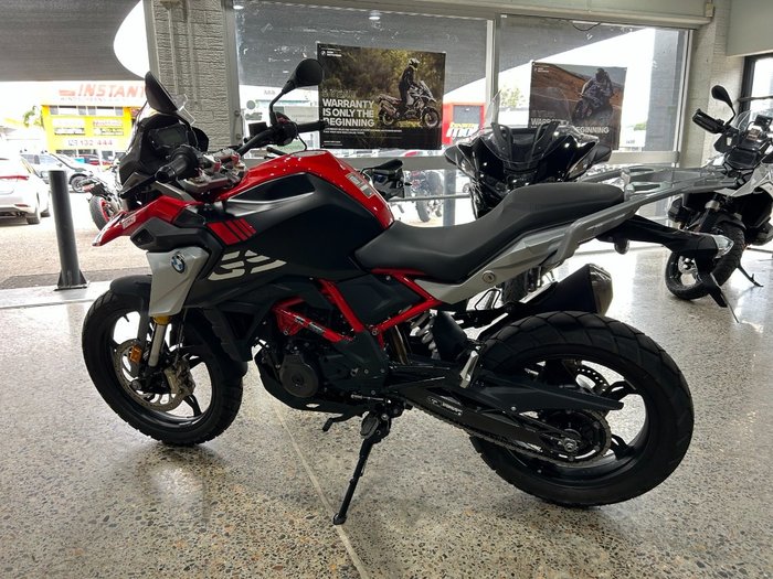 2025 BMW Motorrad 2025 BMW 310CC G 310 GS DUAL SPORTS Racing red. (11-07)
