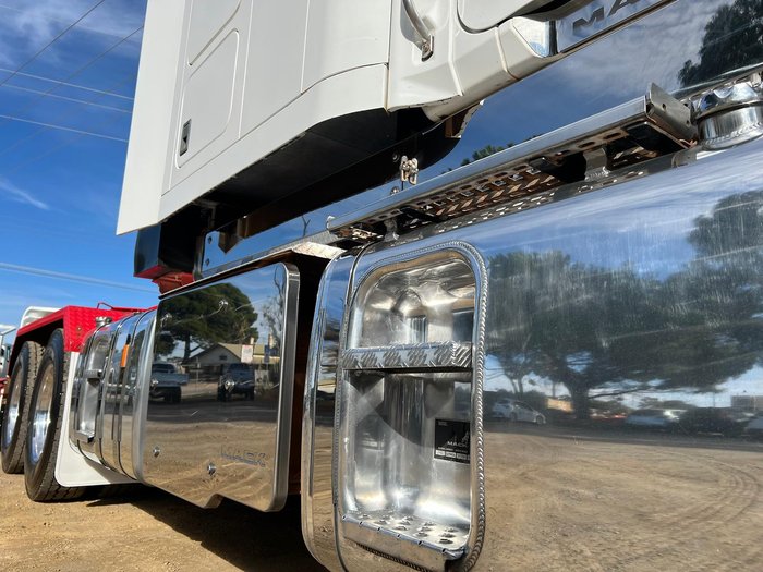 2018 Mack Superliner 131 Ton Rated Mack Superliner 6x4 prime mover
