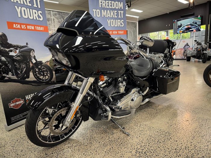2022 Harley-Davidson Road Glide Special 114 (FLTRXS) Touring Black