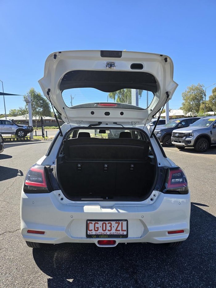 2025 Suzuki Swift Hybrid UZ Pure White
