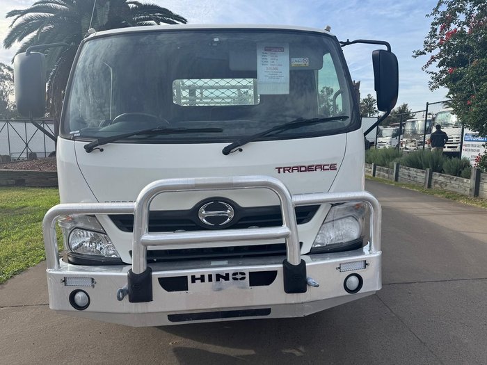 2017 Hino 300 617 WHITE