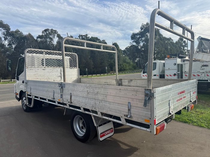 2017 Hino 300 617 WHITE