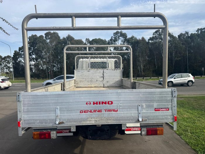 2017 Hino 300 617 WHITE