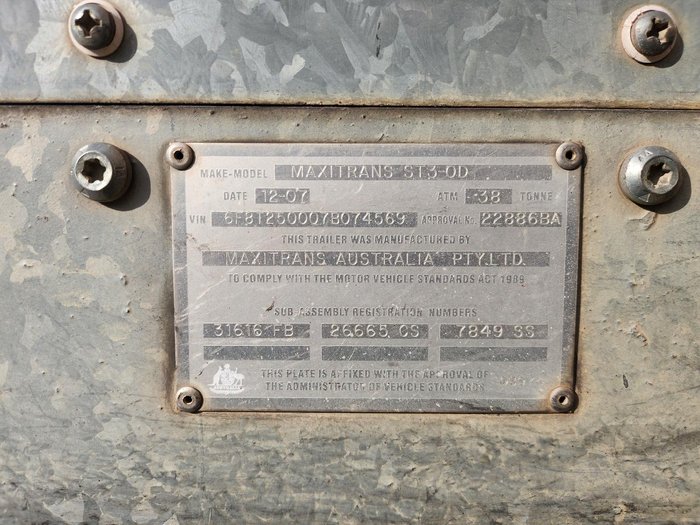 2007 Maxi Trans 24P Dry Freight Van Red