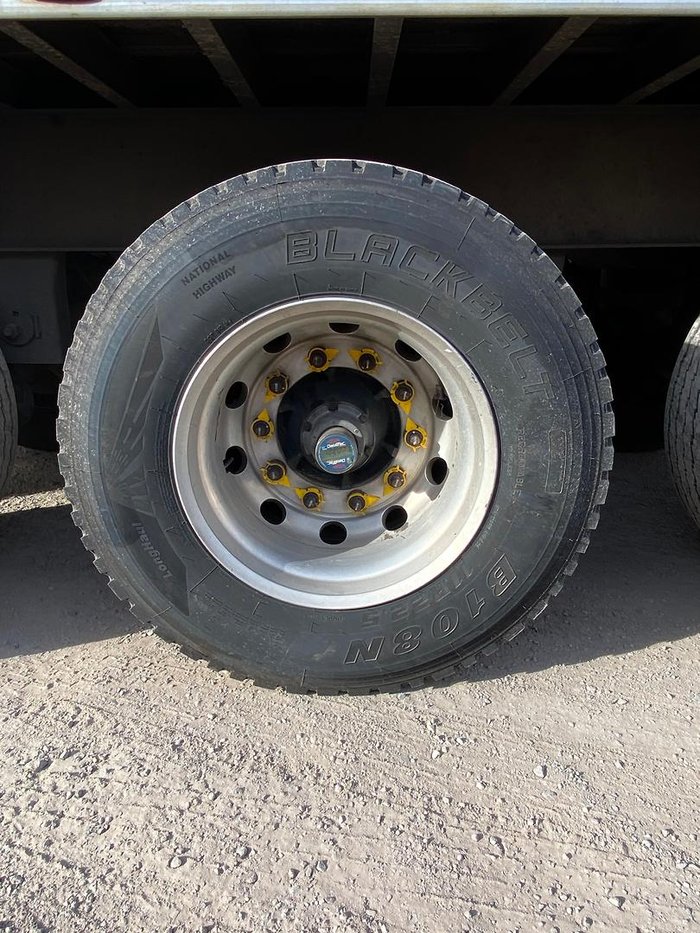 2007 Maxi Trans 24P Dry Freight Van Red