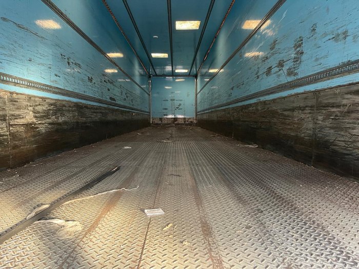 2007 Maxi Trans 24P Dry Freight Van Red