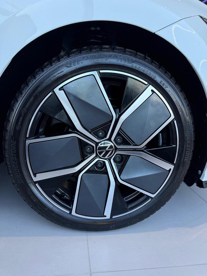 2025 Volkswagen Golf 110TSI R-Line