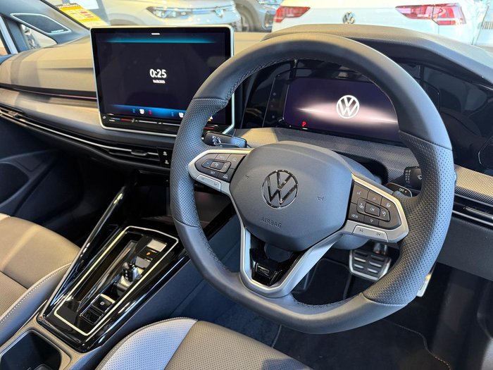 2025 Volkswagen Golf 110TSI R-Line