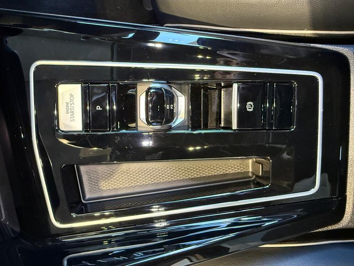 2025 Volkswagen Golf 110TSI R-Line