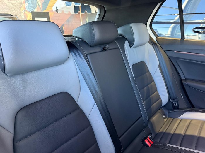 2025 Volkswagen Golf 110TSI R-Line