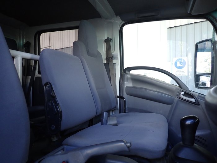 2017 ISUZU NPS 75/45-155 WHITE