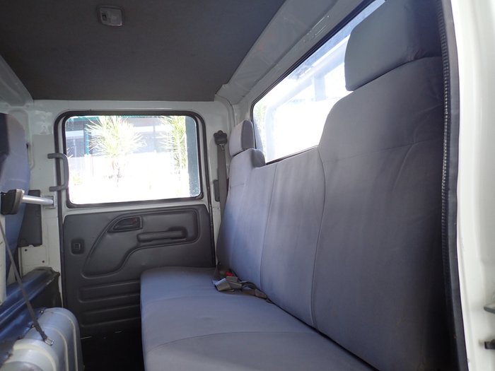 2017 ISUZU NPS 75/45-155 WHITE