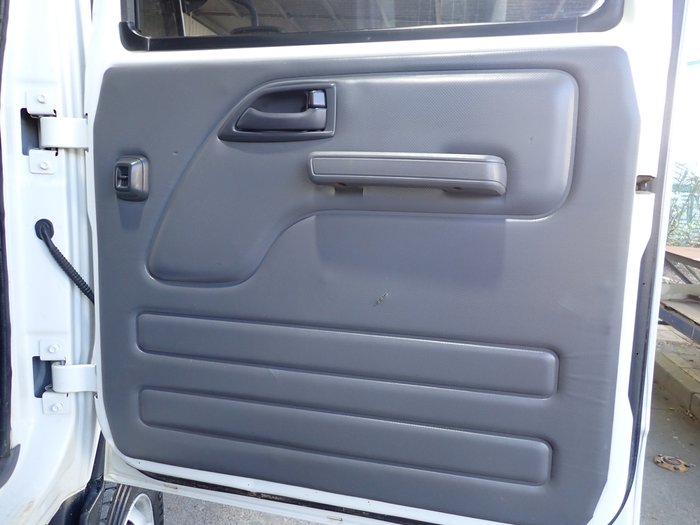 2017 ISUZU NPS 75/45-155 WHITE