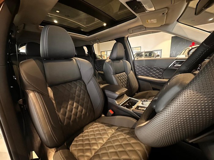 2024 Mitsubishi Outlander PHEV Exceed