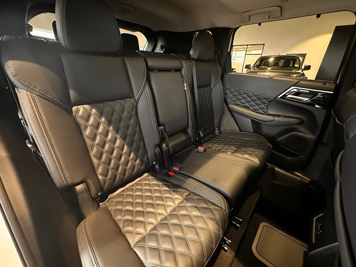 2024 Mitsubishi Outlander PHEV Exceed