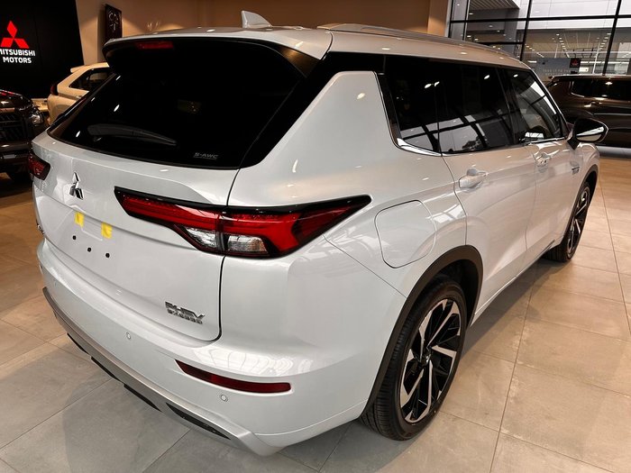 2024 Mitsubishi Outlander PHEV Exceed