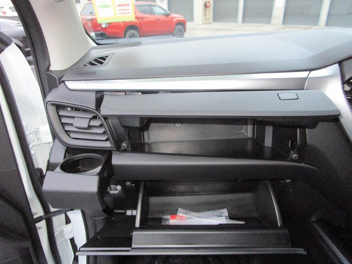 2025 Isuzu D-MAX LS-M