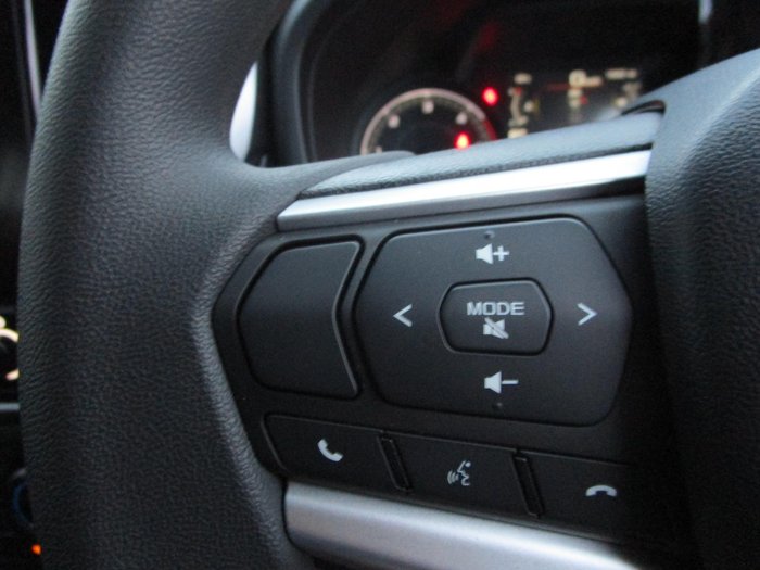 2025 Isuzu D-MAX LS-M