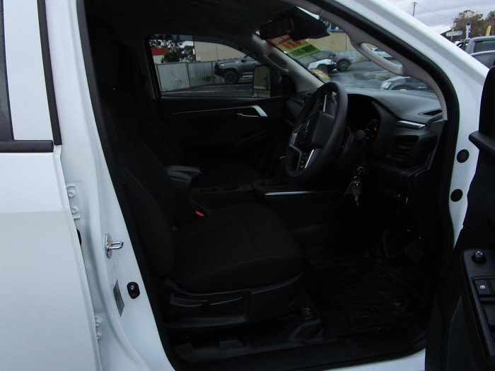 2025 Isuzu D-MAX LS-M