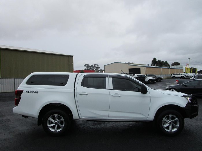 2025 Isuzu D-MAX LS-M